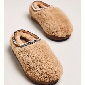UGG Tasman Maxi Curly Slippers